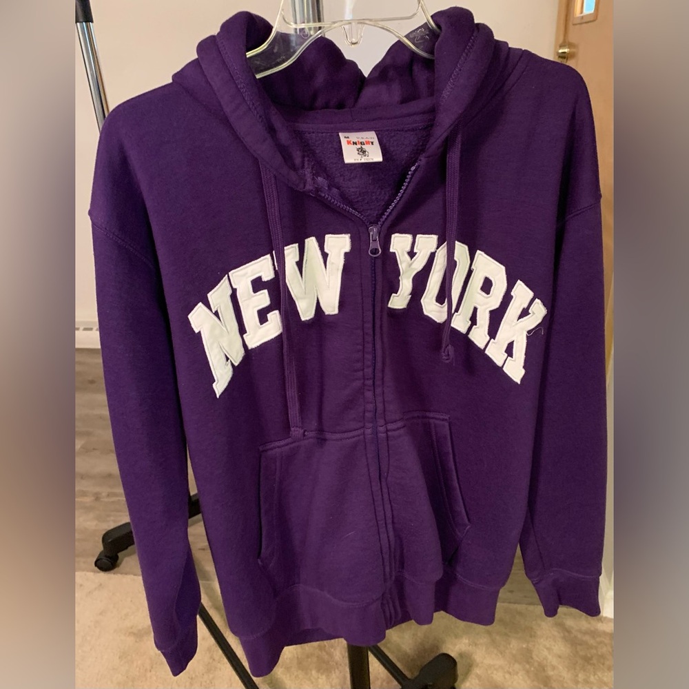 Great Condition! Purple Zippered Sweatshirt says “New York” Women’s size med.